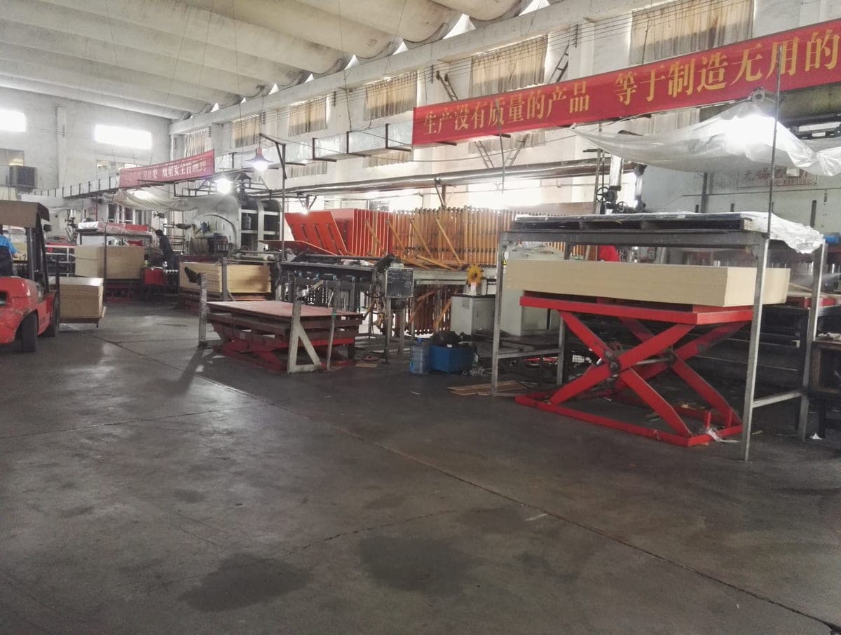 SHUCHAN FLOORING lamination workshop in Changzhou flooring factory