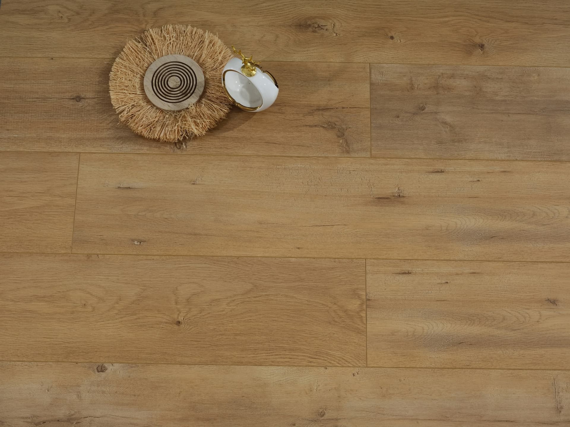 Laminate Flooring - Natural Oak design 7